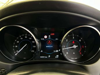 JAGUAR XE 2.0 XE R-Sport D Auto 4dr