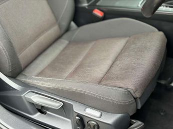 Volkswagen PASSAT 2.0 Passat SE Business TDI BlueMotion Technology Semi-Auto 5dr