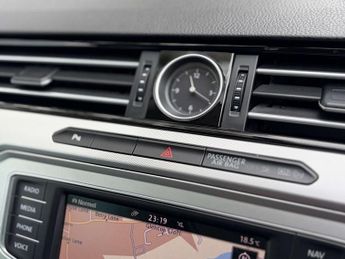 Volkswagen PASSAT 2.0 Passat SE Business TDI BlueMotion Technology Semi-Auto 5dr