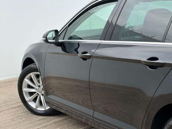 Volkswagen PASSAT 2.0 Passat SE Business TDI BlueMotion Technology Semi-Auto 5dr
