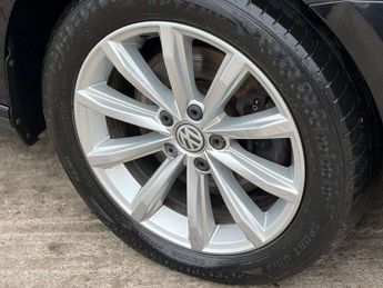 Volkswagen PASSAT 2.0 Passat SE Business TDI BlueMotion Technology Semi-Auto 5dr