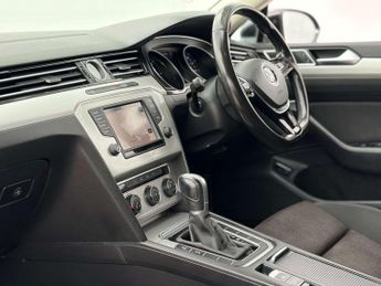 Volkswagen PASSAT 2.0 Passat SE Business TDI BlueMotion Technology Semi-Auto 5dr