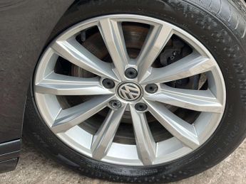 Volkswagen PASSAT 2.0 Passat SE Business TDI BlueMotion Technology Semi-Auto 5dr