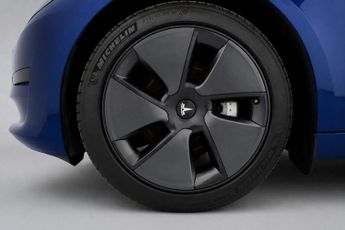 TESLA MODEL 3 Saloon 4dr Electric Auto RWD (241 bhp)