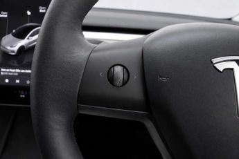 TESLA MODEL 3 Saloon 4dr Electric Auto RWD (241 bhp)