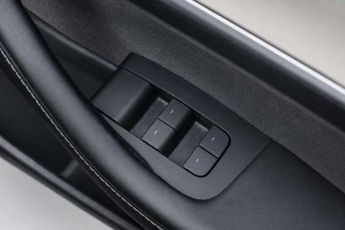 TESLA MODEL 3 Saloon 4dr Electric Auto RWD (241 bhp)