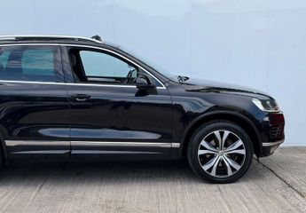 Volkswagen TOUAREG 3.0 Touareg V6 R-Line TDI BlueMotion Technology Auto 4WD 5dr