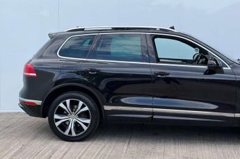 Volkswagen TOUAREG 3.0 Touareg V6 R-Line TDI BlueMotion Technology Auto 4WD 5dr