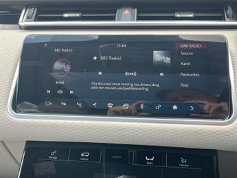 Land Rover RANGE ROVER VELAR 2.0 Range Rover Velar R-Dynamic SE D180 Auto 4WD 5dr