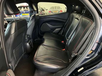 FORD MUSTANG MACH-E Mustang Mach-E Standard-Range AWD 4WD 5dr