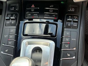 Porsche CAYENNE 4.1 Cayenne V8 D S Tiptronic S Auto 4WD 5dr