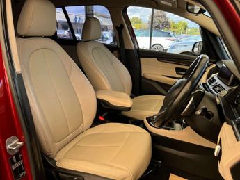 BMW 2 SERIES 2.0 220i Luxury Auto 5dr