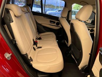 BMW 2 SERIES 2.0 220i Luxury Auto 5dr