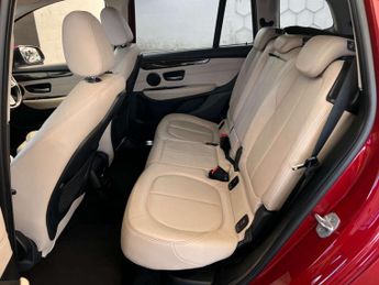 BMW 2 SERIES 2.0 220i Luxury Auto 5dr