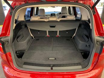 BMW 2 SERIES 2.0 220i Luxury Auto 5dr