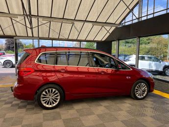 BMW 2 SERIES 2.0 220i Luxury Auto 5dr