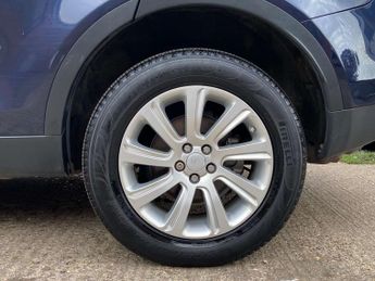 Land Rover Discovery Sport 2.0 TD4 SE Tech SUV 5dr Diesel Auto 4WD Euro 6 (s/s) (180 ps)
