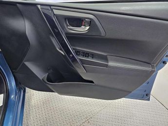 TOYOTA AURIS 1.8 Auris Excel VVT-i Hybrid CVT 5dr