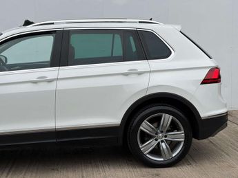 Volkswagen Tiguan 2.0 Tiguan SEL TDI BlueMotion Technology 4Motion Semi-Auto 4WD 5