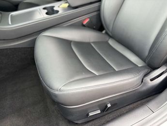 TESLA MODEL 3 Model 3 Performance AWD 4WD 4dr