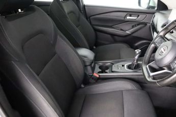 Nissan Qashqai 1.3 DIG-T MHEV N-Connecta SUV 5dr Petrol Hybrid Manual Euro 6 (s