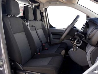 VAUXHALL Vivaro Electric 3100 75kWh Dynamic Panel Van 6dr Electric Auto L2 H1 (7.4kW Char