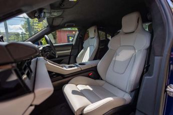 PORSCHE TAYCAN Taycan T S 4WD 4dr