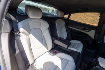 PORSCHE TAYCAN Taycan T S 4WD 4dr
