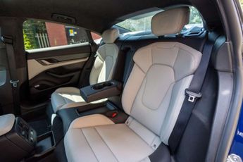 PORSCHE TAYCAN Taycan T S 4WD 4dr