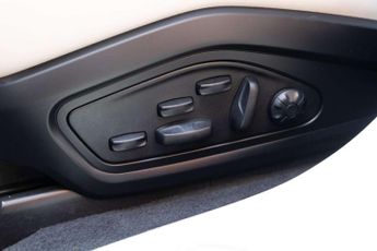 PORSCHE TAYCAN Taycan T S 4WD 4dr