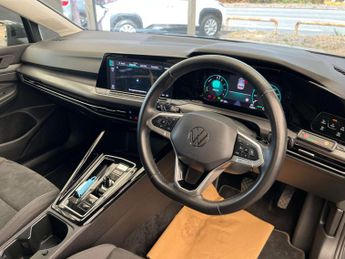 VOLKSWAGEN GOLF 1.4 Golf Style TSi E-Hybrid Semi-Auto 5dr