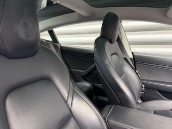 TESLA MODEL 3 Model 3 Standard Range + 4dr