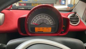 SMART FORTWO 0.8 CDI Passion Coupe 2dr Diesel SoftTouch Euro 5 (54 bhp)