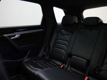 VOLKSWAGEN TOUAREG 3.0 Touareg V6 Black Edition TSi Auto 4WD 5dr