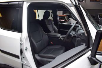 Toyota LAND CRUISER 2.8D 48V MHEV Land Cruiser Commercial Auto 4WD 5dr