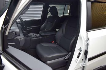 Toyota LAND CRUISER 2.8D 48V MHEV Land Cruiser Commercial Auto 4WD 5dr