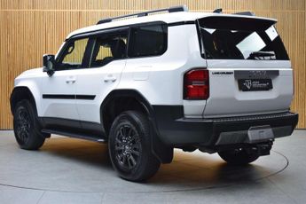 Toyota LAND CRUISER 2.8D 48V MHEV Land Cruiser Commercial Auto 4WD 5dr