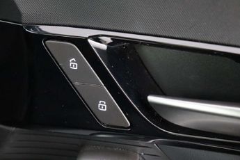 MG MG4 64kWh Trophy Long Range Hatchback 5dr Electric Auto (203 ps)