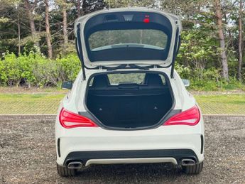 Mercedes-Benz CLA 2.1 CLA220d AMG Sport Shooting Brake 5dr Diesel 7G-DCT 4MATIC Eu