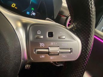 MERCEDES-BENZ A-CLASS 1.3 A 200 AMG Line Auto 5dr