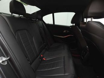 BMW 3 SERIES 2.0 318i M Sport Auto 4dr