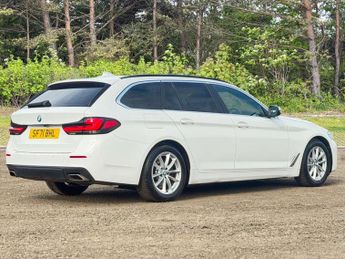 BMW 5 Series 3.0 530d MHT SE Touring 5dr Diesel Hybrid Steptronic xDrive Euro