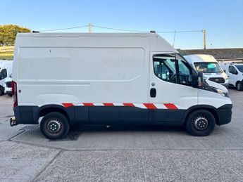 Iveco Daily 2.3 TD 12V 35S 3520 (Business) Panel Van 5dr Diesel Manual L2 (1