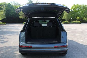 AUDI Q7 3.0 Q7 S Line TDI Quattro Auto 4WD 5dr