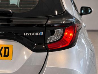 Toyota Yaris 1.5 VVT-h Icon Hatchback 5dr Petrol Hybrid E-CVT Euro 6 (s/s) (1