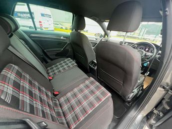 VOLKSWAGEN GOLF 2.0 Golf GTi Performance TSi Semi-Automatic 5dr - NATIONAL DELIV