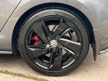 VOLKSWAGEN GOLF 2.0 Golf GTi Performance TSi Semi-Automatic 5dr - NATIONAL DELIV