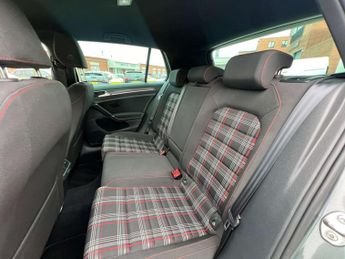 VOLKSWAGEN GOLF 2.0 Golf GTi Performance TSi Semi-Automatic 5dr - NATIONAL DELIV