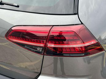 VOLKSWAGEN GOLF 2.0 Golf GTi Performance TSi Semi-Automatic 5dr - NATIONAL DELIV