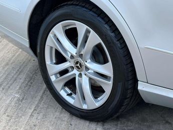 Mercedes-Benz E-CLASS 2.1 E220 BlueEfficiency AvantGarde CDi Auto 4dr